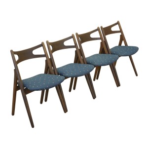 Komplet czterech krzeseł dębowych, duński design, lata 60, projektant: Hans. J. Wegner