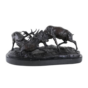 Rzeźba walczących jeleni Pierre-Jules Mêne, francuska rzeźba animalistyczna w stylu Art Deco