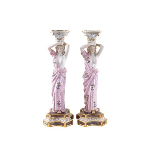 Para figuralnych świeczników porcelanowych z kobiecymi postaciami, styl Art Deco