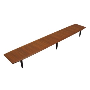 Duński sideboard tekowy w stylu Danish Modern, niska forma architektoniczna, lata 70.